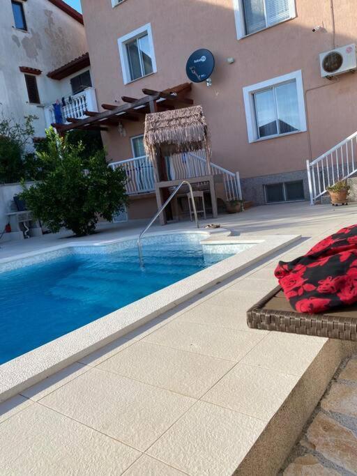 Lägenhet Lovely 3 Bedroom In Quiet Area W/ Pool *